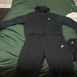 Nike Sweatsuit