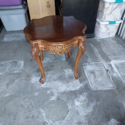 2 End Tables 
