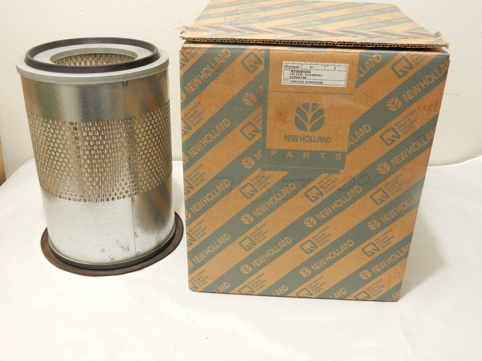 Ford Tractor Air Filter Outer Element PA3902, OEM New Holland 82008596 NIB