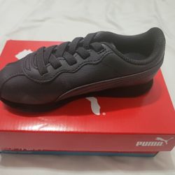 Kids/toddler Black Puma Shoes Size 12c