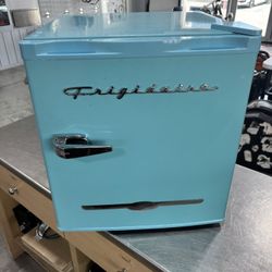 Frigidaire Mini Fridge Light Blue 
