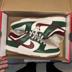 Gorge Green Team Red Dunks