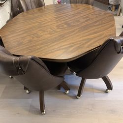 Table and 6 chairs / 3 bar stools