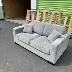 Sofa Loveseat Couch - FREE DELIVERY 🚚🛋