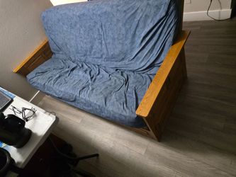 Queen Futon With Drawers