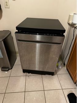 Portable Dishwasher 24” GE Model # GPT225SSLSS