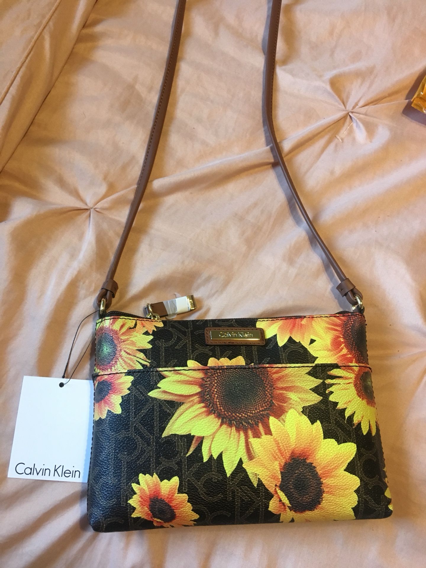 Calvin Klein Womens Shoulder Bag for Sale in Riverside, CA - OfferUp