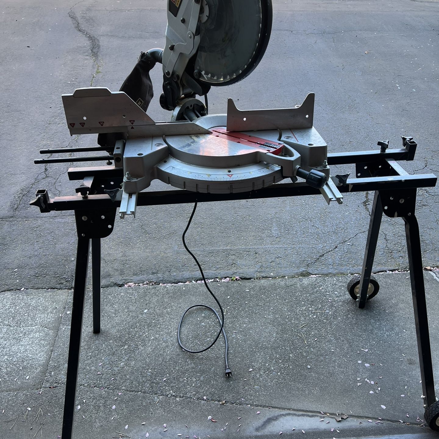 12 inch compound miter saw