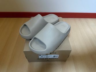 Adidas Yeezy Pure Slide First Release