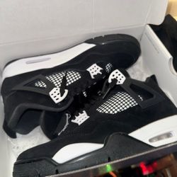 Retro Jordan 4s “White Thunder”