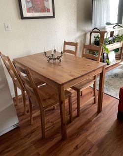 Table chairs