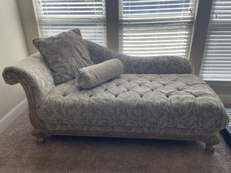 Luxury Chaise Lounge Chair 