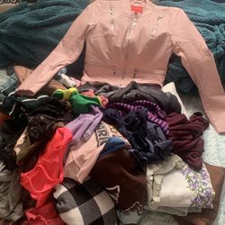 ~42 Piece Women’s Bulk Clothing Lot