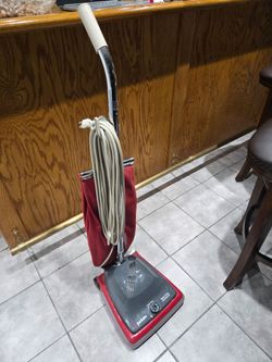 Sanitarie Upright  Heavy Duty Commercial Vacuum