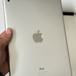 2 iPad ( iPad air , iPad 4).still good