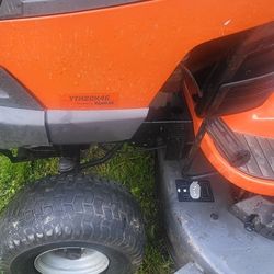 Husqvarna YTH20K46  20HP Kohler Engine, 46" Cutting Deck 