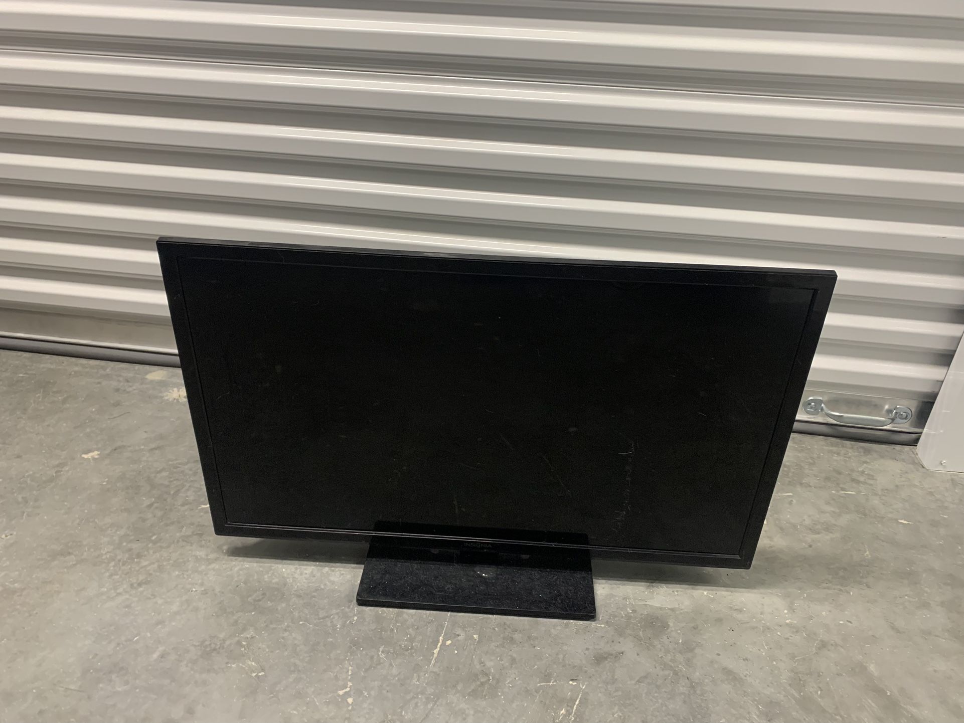 30 In TV With Roku Set