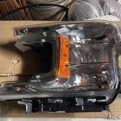  Ford F150 4x4 Pickup Truck Driver Headlight Front Lamp Light