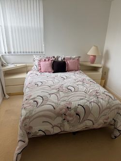 Bedroom set with the mattress