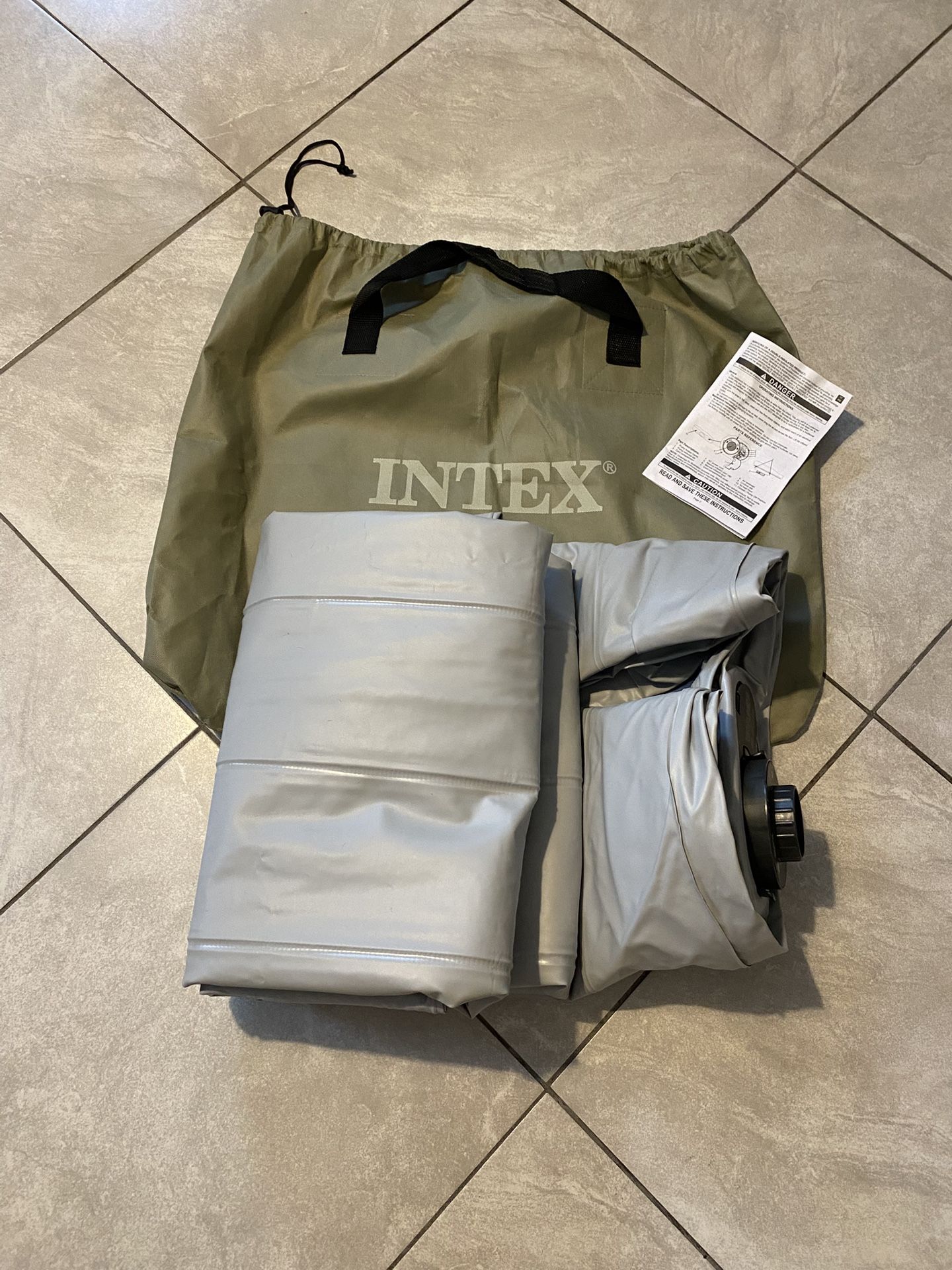 Intex Air Mattress Queen Size w/built In Pump