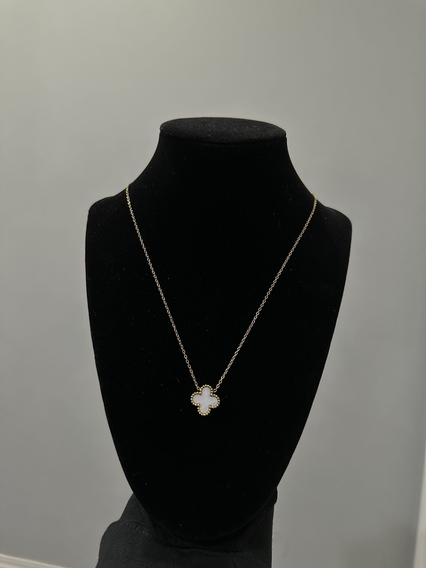 VAN CLEEF COVER NECKLACE DUPE WHITE