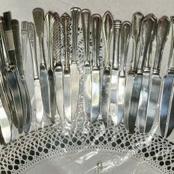 vintage LOT -- mixed -- TABLEWARE FLATWARE 60 table knives knife