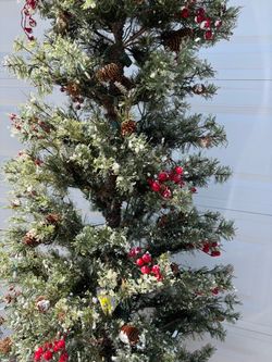 8FT lighted Tree