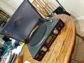 Jensen turn table/stereo Like New