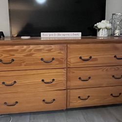 6- Drawer Solid Wood Dresser 