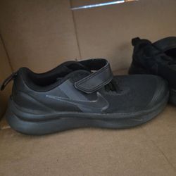 1.5Y Nike Starrunner