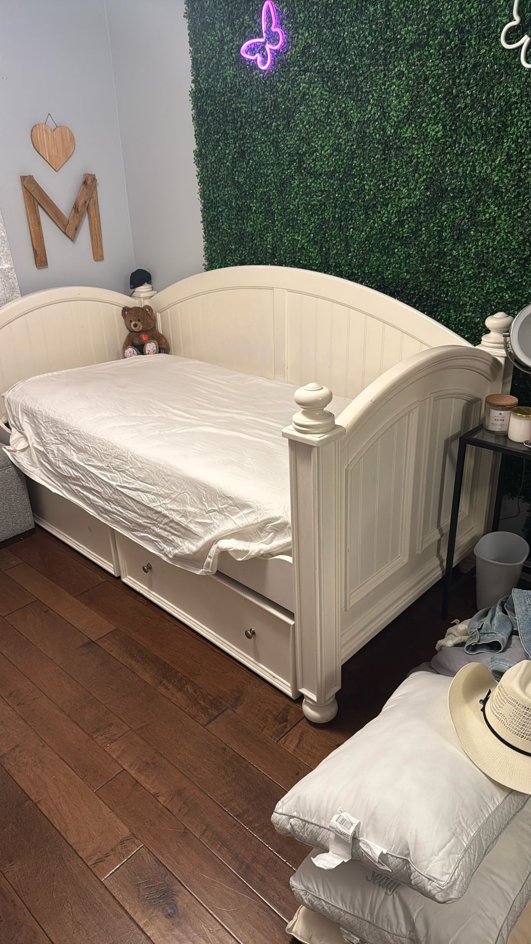 Twin Size Bedroom Set