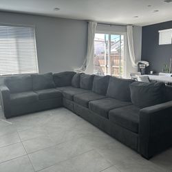 Sectional Couches 