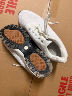 "White Mishansha walking sneakers 🤍
