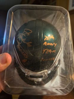 Autographed Eagles mini helmet of Sean landetta