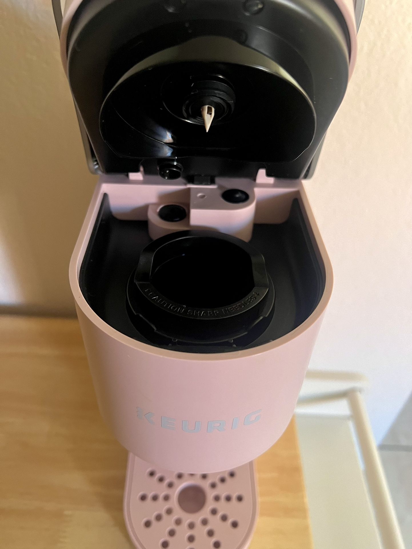 PINK KEURIG for Sale in Phoenix, AZ OfferUp