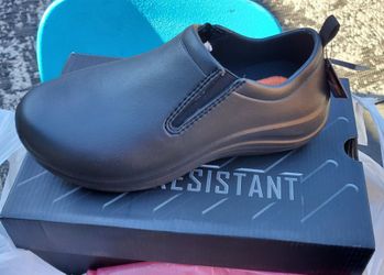 New Lugz Womens Slip Resistant Shoes. Size 8