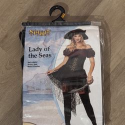 Women’s Pirate Costume 