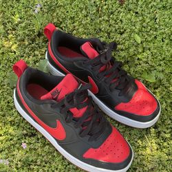 Nike Court borough low 2 black/university red
