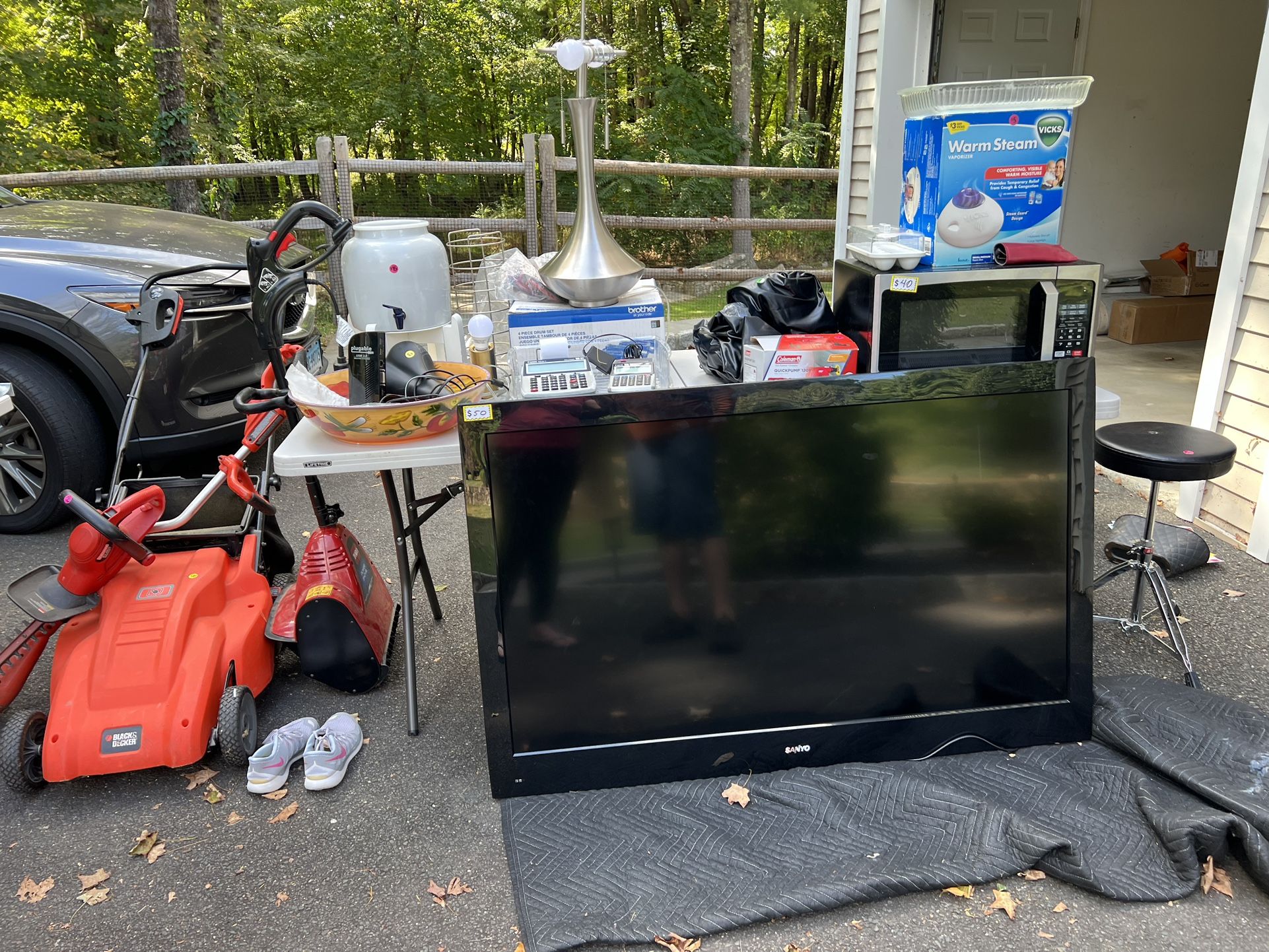 Appliances, Electronics, Furniture, Dining Room Set, TV