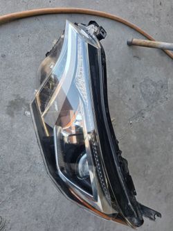 Toyota Rav 4 Headlight
