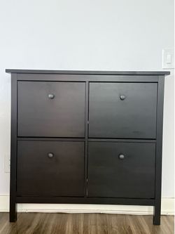 Shoe cabinet