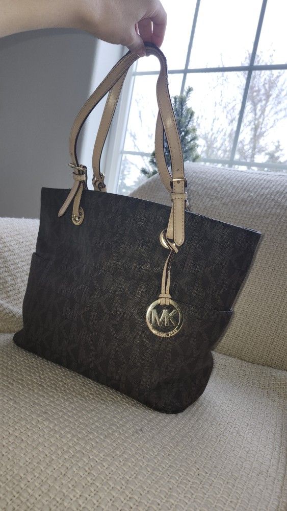 Michael Kors Purse (Like NEW)