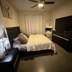 King size set, TV 55”, Modern Stand Mirror