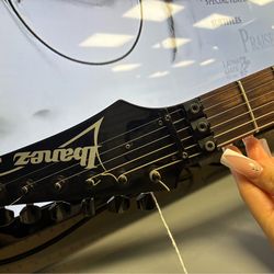 Acoustic/Electric Guitar