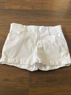 Apt 9 White Cuffed Shorts -tummy control