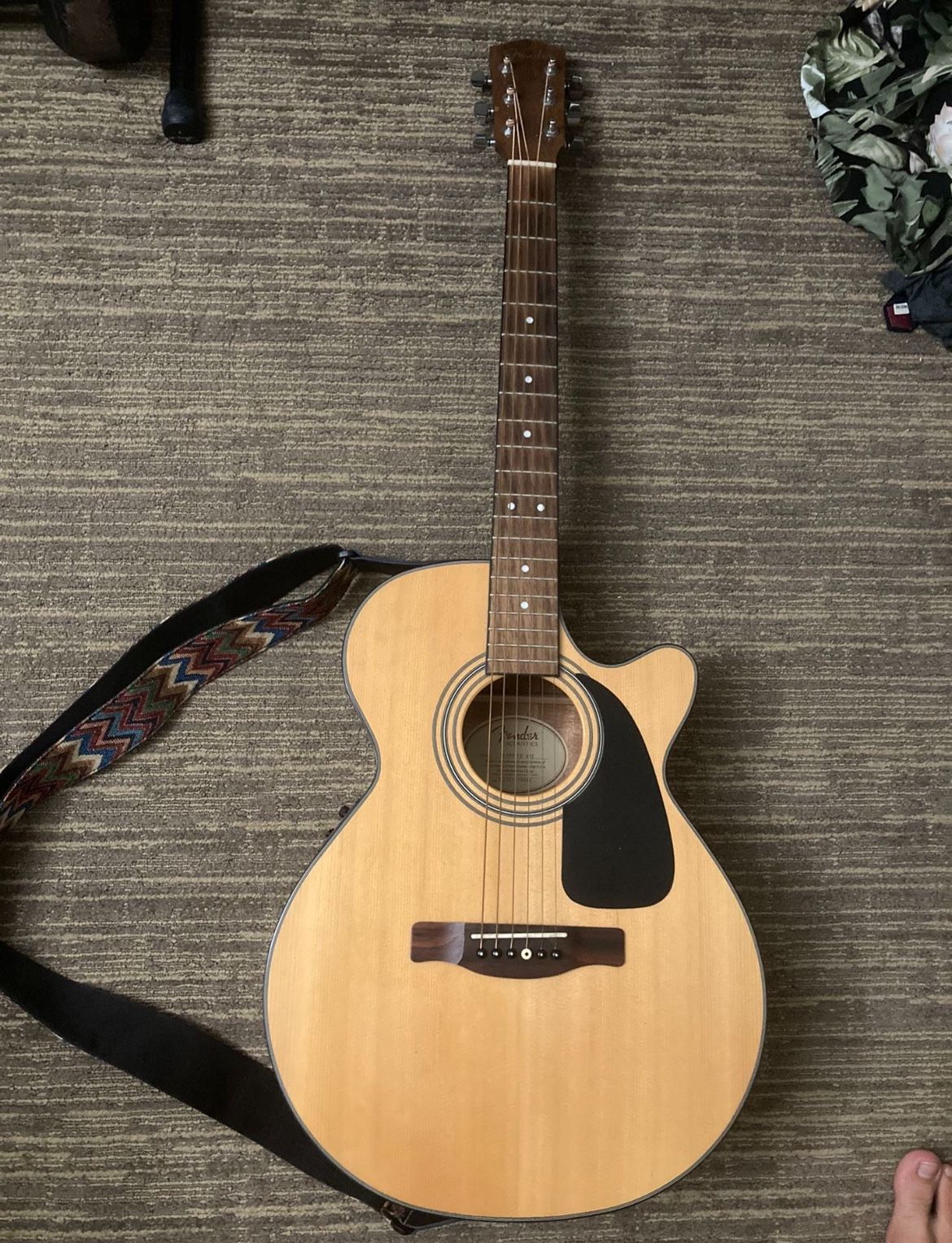 Fender Guitar GC140SCE - Good Condition