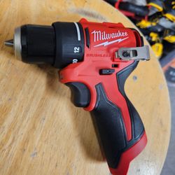 Milwaukee M12 12V Lithium-Ion Subcompact Brushless Cordless 3/8 in. Drill Driver (Tool-Only)