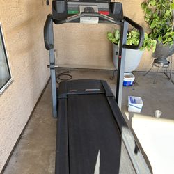Proform 730 Treadmill With Incline 