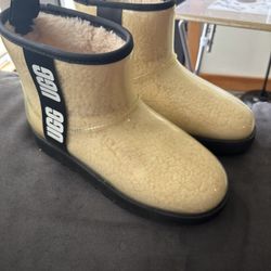 Waterproof Uggs Size 7 