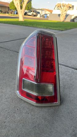 Chrysler 300 LED Tail Light Assembly